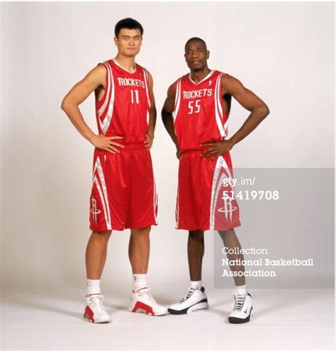 How Tall Is Yao Ming Is His Height 7 5 Or 7 6