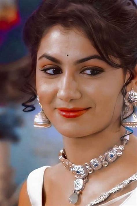 Kumkum Bhagya Actress Sriti Jha Is A Diva In Real Life Photogallery