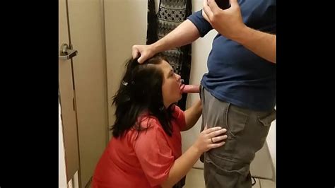 amateur blowjob in a public dressing room xvideos