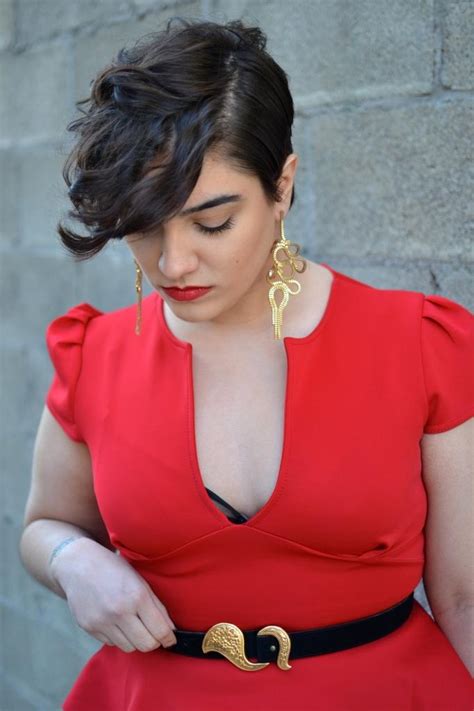 20 Inspirations Of Short Hairstyles For Curvy Women