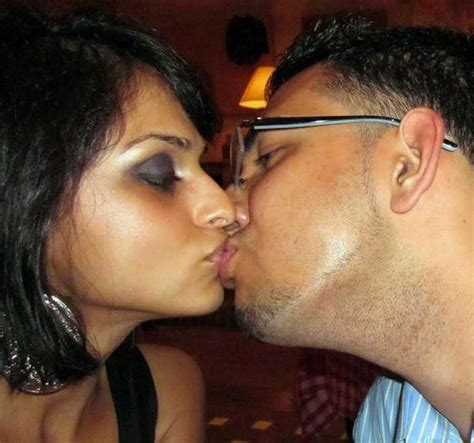 indian couple hot kissing photos