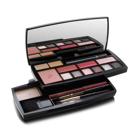 Peace Bridge Duty Free Absolue Voyage Palette