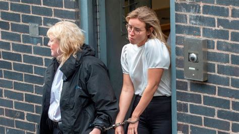prison guard who had sex with inmate cries as she is jailed ladbible