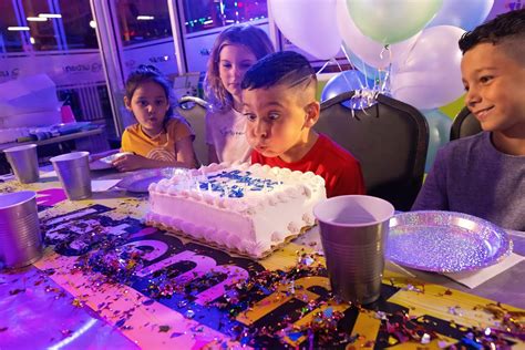 great deal  kids birthday party venues  urban air
