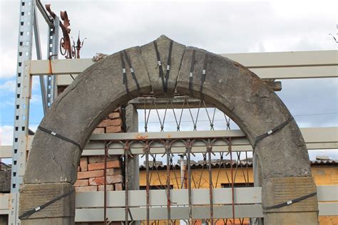 portale ad arco brick  stone materiali  recupero antichi