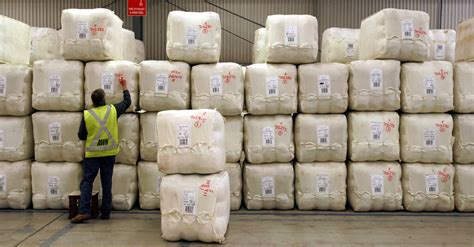 wool prices slashed  percent  exporters shutdown   world  wimmera mail times