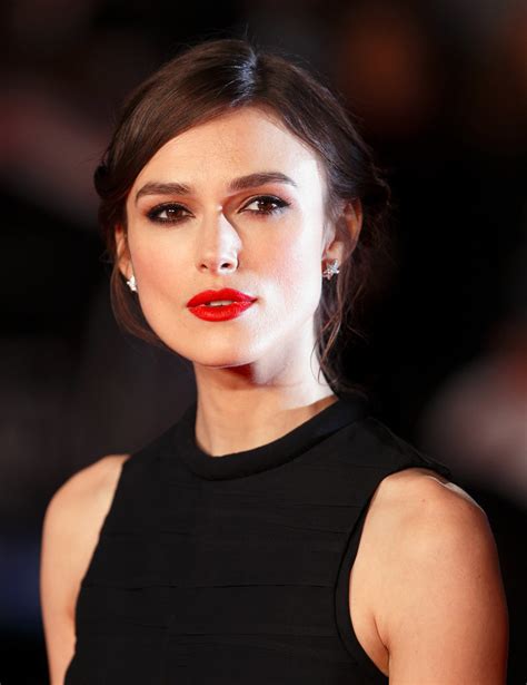 A Classic Red Lip 10 Beauty Looks To Steal From The