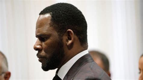 randb singer r kelly arrested in chicago on federal sex crime charges al arabiya english