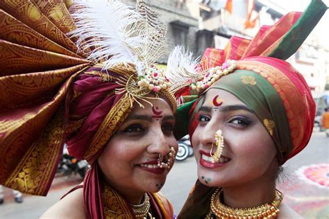 indian people dressed   traditional festival chinadailycomcn