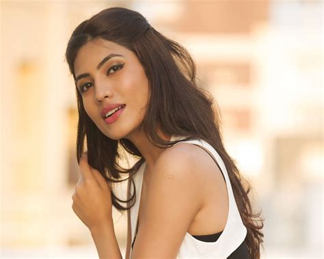 mumbai girl urvi shetty wins india s next top model season 4
