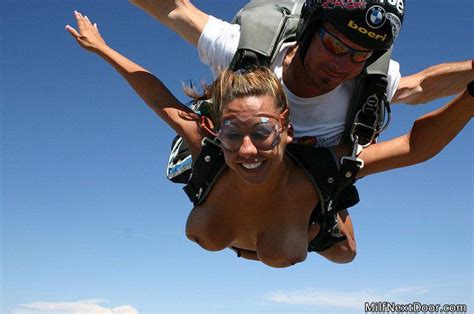 naked skydiving 33 sexy babes naked wallpaper