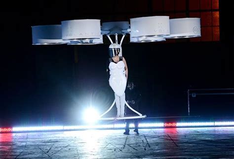 lady gaga debuts volantis high tech flying dress famosos pinterest