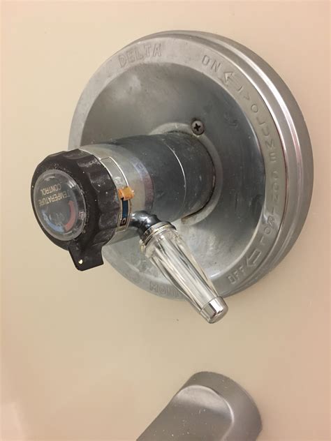 remove  delta monitor  series faucet   stuck handle rhowto