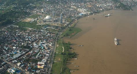 kota samarinda kota tepian  jadi pusat perdagangan  industri