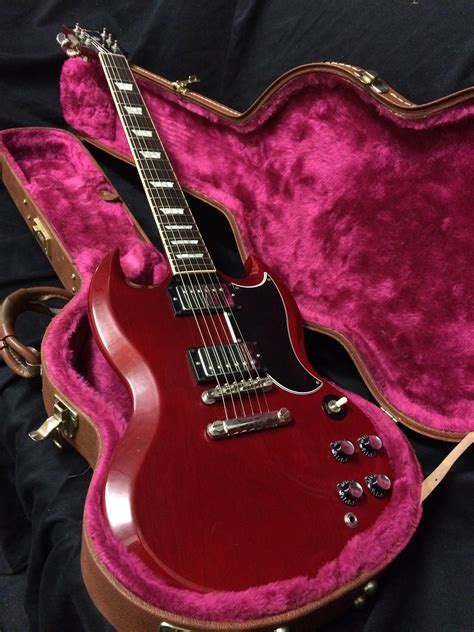 gibson  reissue sg standard  cherry guitar  sale richard henry guitars