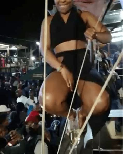 No P Ntie Zodwa Wabantu Shows Punan In Latest Videoekasi