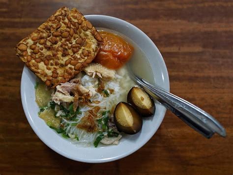 tempat wisata kuliner  solo  wajib dikunjungi koran