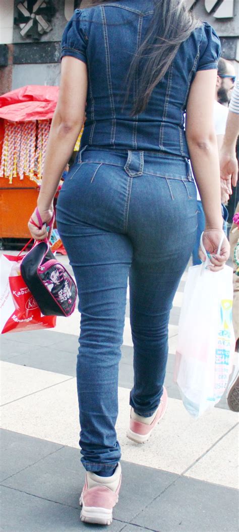 latina walking with tight jeans showing pawg