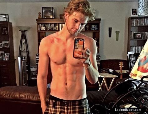 kenton duty nude dick pics from his cell phone [ uncensored ]