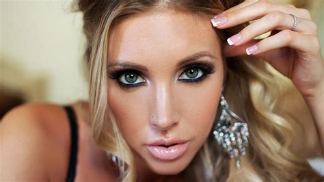 1920x1080 Girl Green Samantha Saint Hd Wallpaper Pxfuel