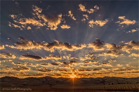finding  capturing crepuscular rays natures   don smith