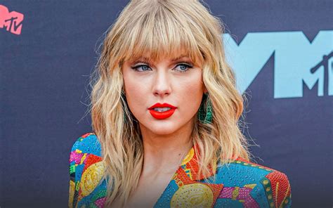 taylor swift blasts 2020 census for asking people to