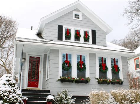 decorate  home   holidays  evergreen wreaths hubpages