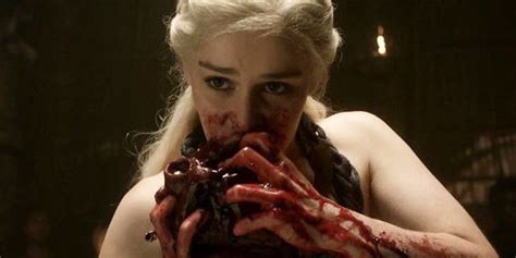 Game Of Thrones Emilia Clarke Reveals She Vomited Repeatedly After