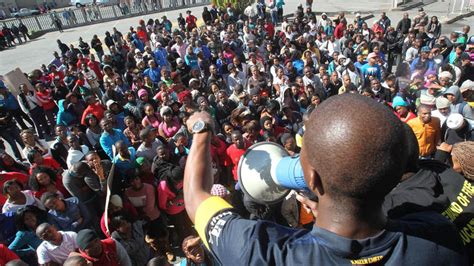 Walter Sisulu University: Highest paid staff, lowest