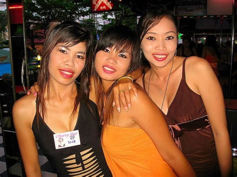 sexy cherry bar babes pattaya thailand the five star vagabond