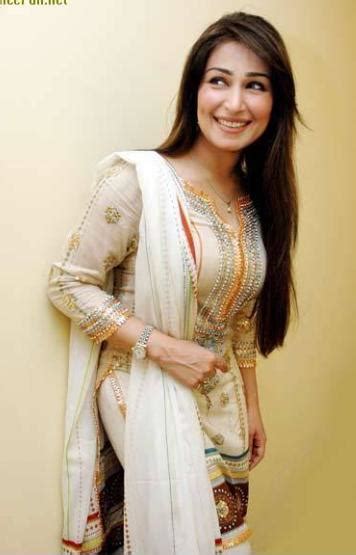 best aunty pictures pakistani actress sana khan hot navel