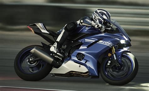 yamaha yzf  launched   supersport paul tan image