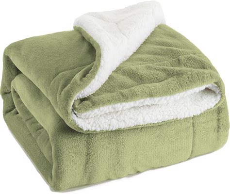 amazoncom bedsure sherpa fleece blanket throw size sage green plush throw blanket fuzzy soft