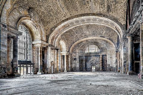 10 Stunningly Beautiful Abandoned Buildings In America