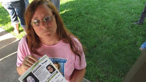 ohio community seeks clues fights fears after 6 down on luck women