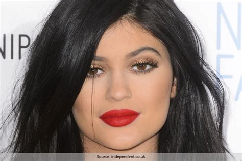 How To Get Pouty Lips With Lip Liner Easy Peasy Hacks