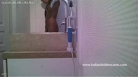 indian hidden cam shower sexy girl filmed leaked mms xnxx