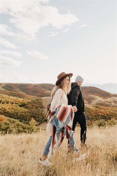 5 Outdoor Date Ideas To Try This Fall Outdoor Couples
