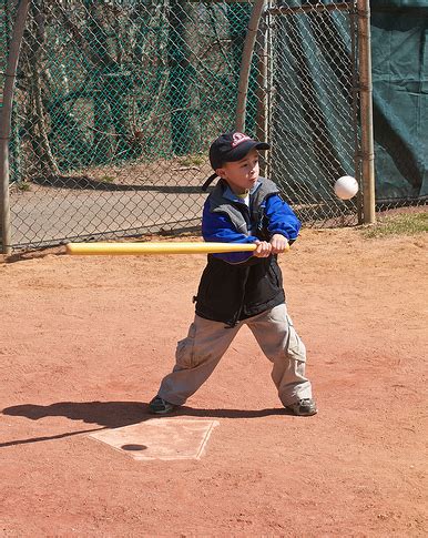 correct hitting  hurting confidence coach  kid baseball