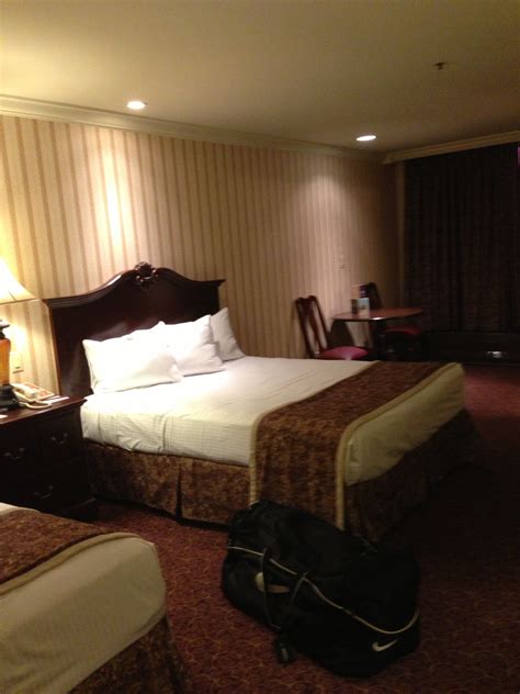 hotel room dont blink