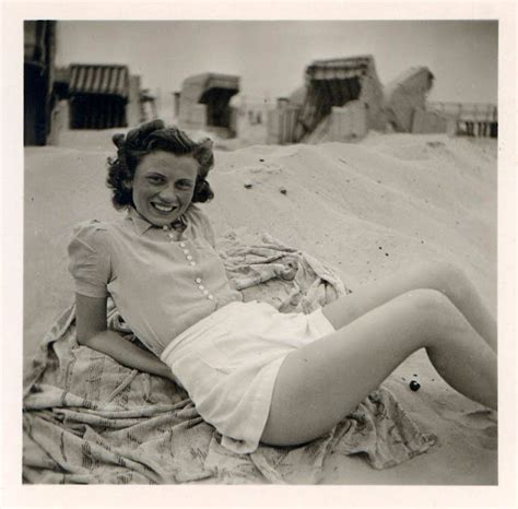 leggy ladies 41 found snapshots of attractive women from the 1930s and