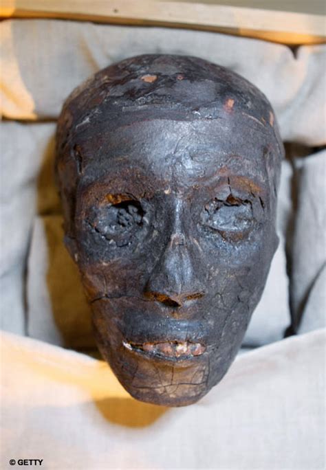 Revealed After 3000 Years The Face Of King Tutankhamun