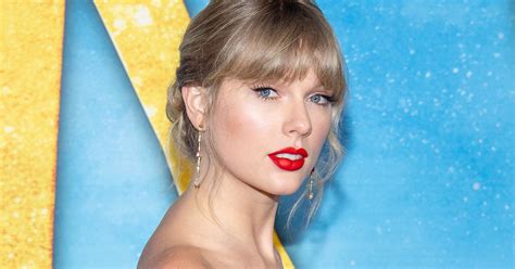 Taylor Swift Brings Back Red Lipstick In Miss Americana