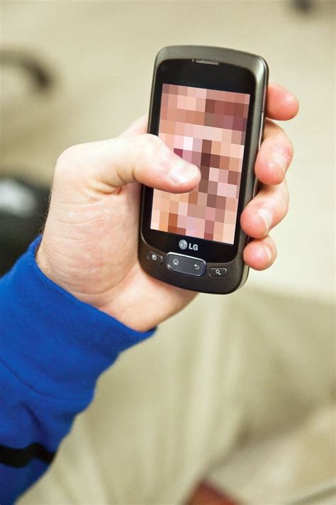 ‘sexting’ Messages Images Grows Popular Among College
