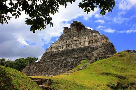 xunantunich charming maya site   tall temple superbelize