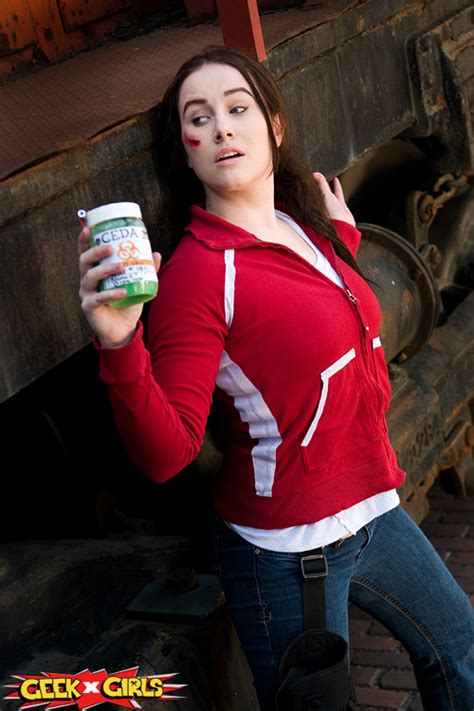 Zoey From Left 4 Dead Cosplay