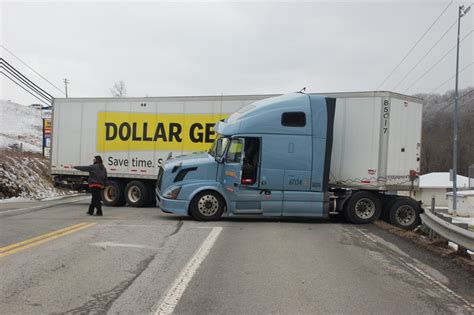 dollar general truck drifts   blocks lunch time traffic morgan