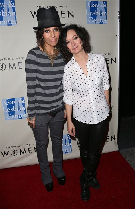 Sara Gilbert And Linda Perry Famous Gay Couples Who Are Engaged Or