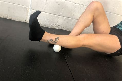 lacrosse ball massage 5 exercises athletes can do anywhere gearjunkie