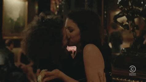 broad city kiss find and share on giphy